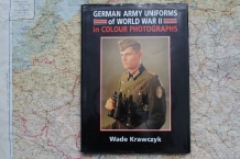 images/productimages/small/German Army Uniforms of WWII in color voor.jpg
